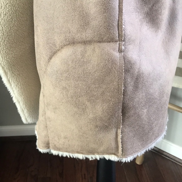 Velvet by Graham & Spencer shearling vest - Picture 5 of 8